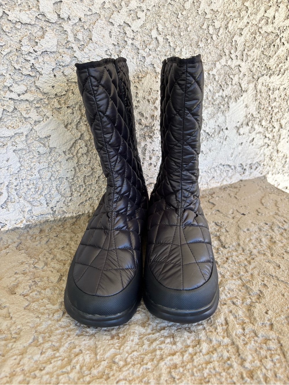 The North Face Black Quilted Thermoball Button-Up Boot - Women's Size 11 - Picture 2 of 8